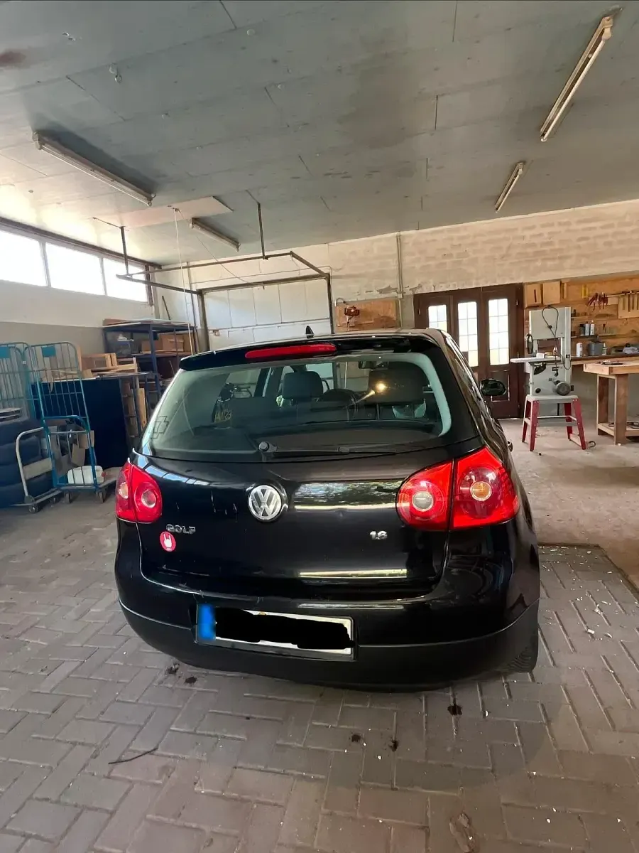 Gebraucht VW Golf V 102 PS (75 kW) 2005 Schwarz Kleinwagen