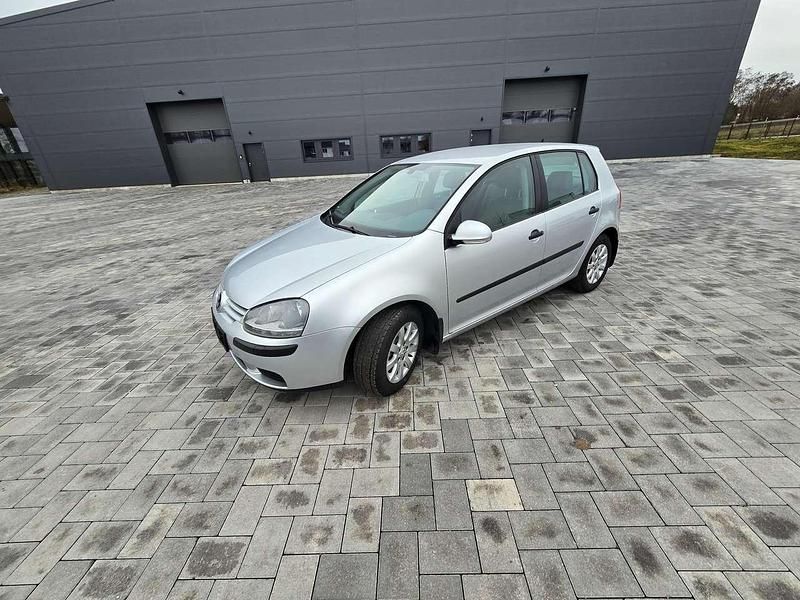 Gebraucht VW Golf IV Comfortline 116 PS (85 kW) 2003 Reflexsilber metallic Kleinwagen