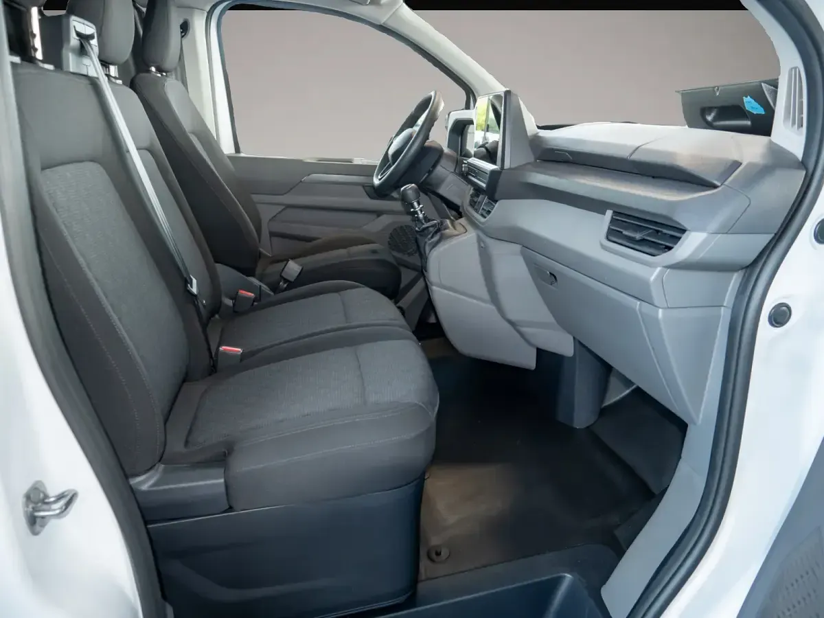 Gebraucht VW T7 150 PS (110 kW) 2025 Weiß Van