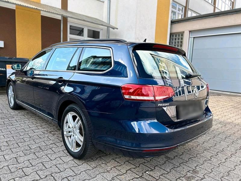 Gebraucht VW Passat 150 PS (110 kW) 2016 Blau Kombi