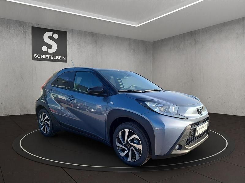 Neu Toyota Aygo X 72 PS (52 kW) 2025 Celestite grey metallic SUV