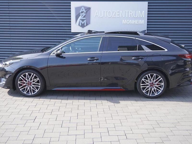 Gebraucht Kia ProCeed GT GT 204 PS (150 kW) 2022 Zilinaschwarz metallic Kleinwagen