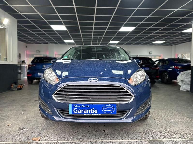 Gebraucht Ford Fiesta Trend 65 PS (47 kW) 2014 Blau Kleinwagen
