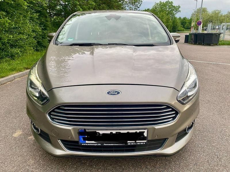Gebraucht Ford S-MAX Titanium 209 PS (153 kW) 2016 Beige Van / Kleinbus