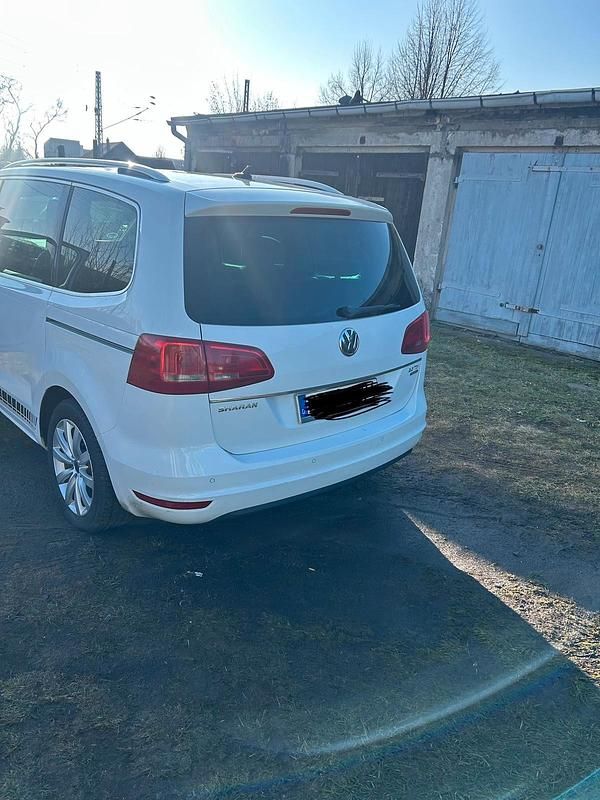 Gebraucht VW Sharan 140 PS (102 kW) 2014 Weiß Van / Kleinbus
