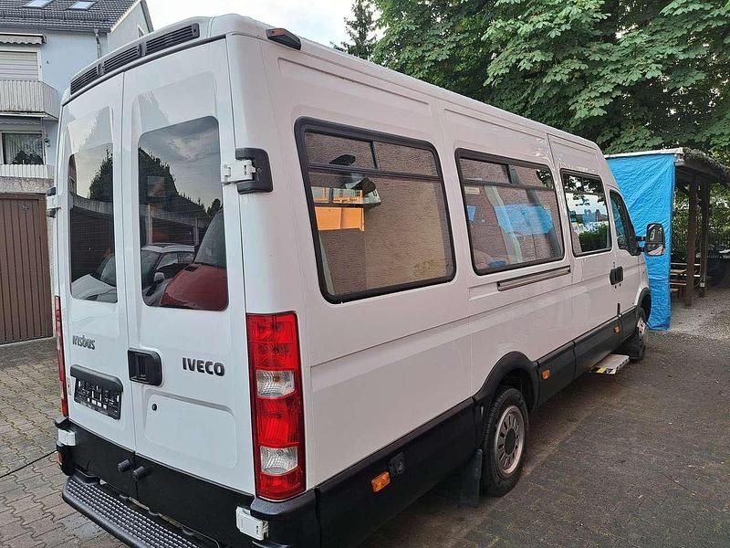 Gebraucht Iveco Daily 145 PS (106 kW) 2010 Weiß Van / Kleinbus