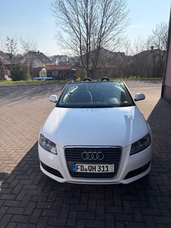 Gebraucht Audi A3 Cabriolet Attraction 102 PS (75 kW) 2010 Weiß Cabrio