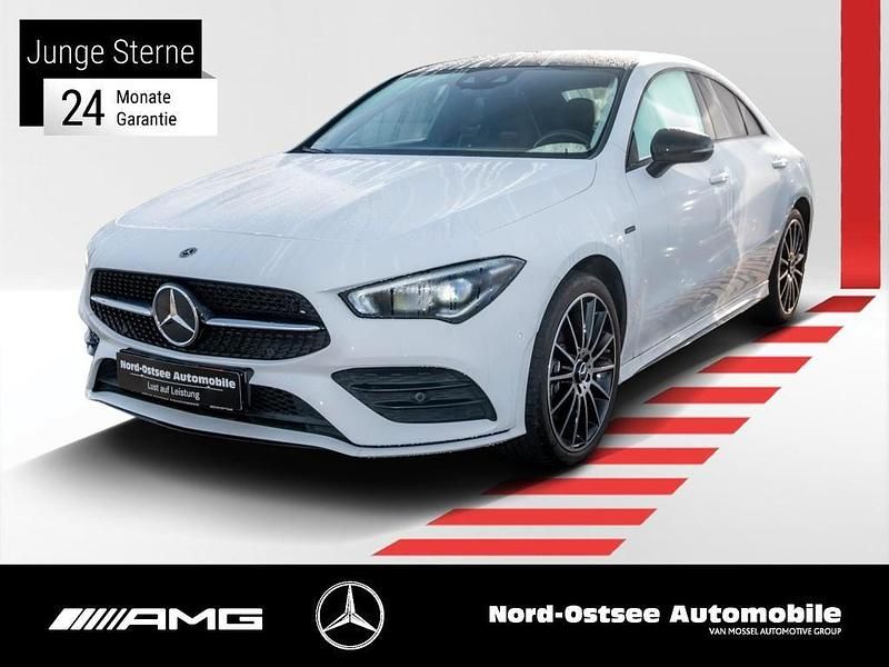 Weiß Gebraucht 2020 Mercedes CLA250e AMG Limousine | 31.990 € (Fairer Preis) - Bild 1/4