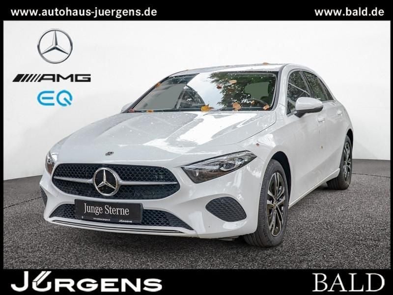 Weiss polarweiss Gebraucht 2024 Mercedes A250 Progressive Limousine | 29.480 € (Guter Preis) - Bild 1/4