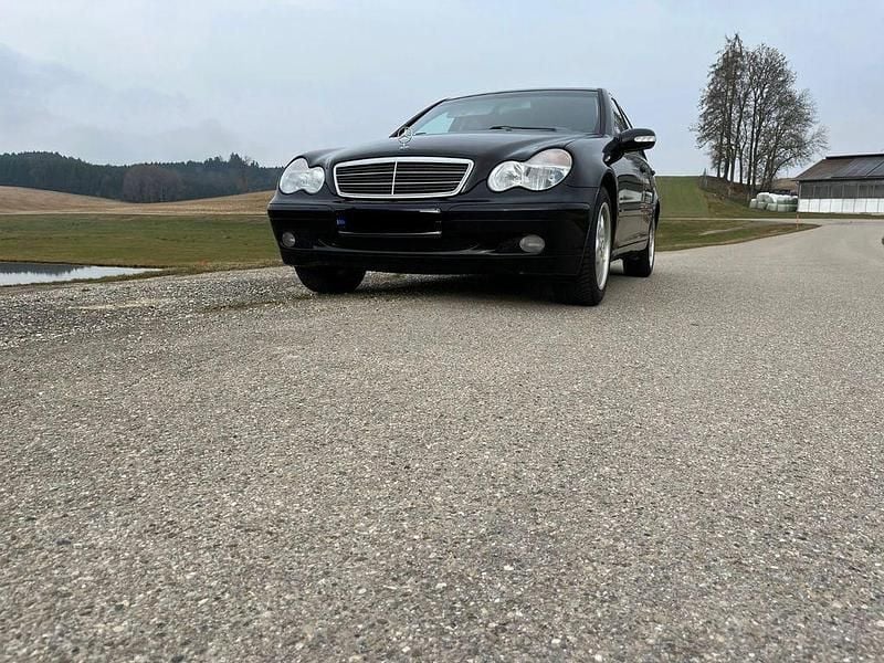 Gebraucht Mercedes C200 Classic 163 PS (119 kW) 2003 Schwarz Limousine