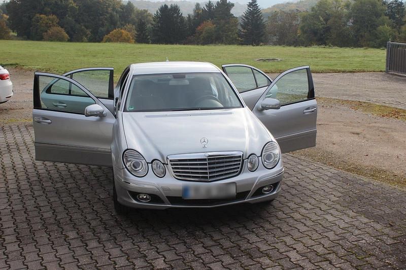 Gebraucht Mercedes E280 Elegance 190 PS (139 kW) 2008 Silber Limousine