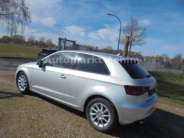 Gebraucht Audi A3 Ambiente 105 PS (77 kW) 2013 Silber Limousine