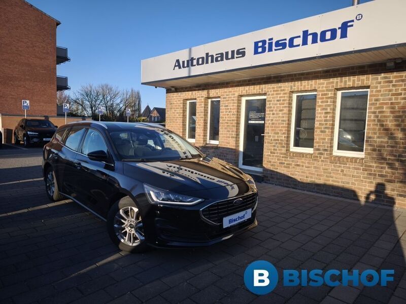 Schwarz Gebraucht 2023 Ford Focus Limousine | 19.890 € (Superpreis) - Bild 1/4