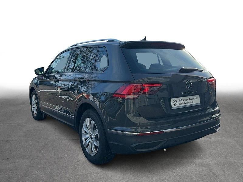Gebraucht VW Tiguan Active 131 PS (96 kW) 2022 Grau SUV