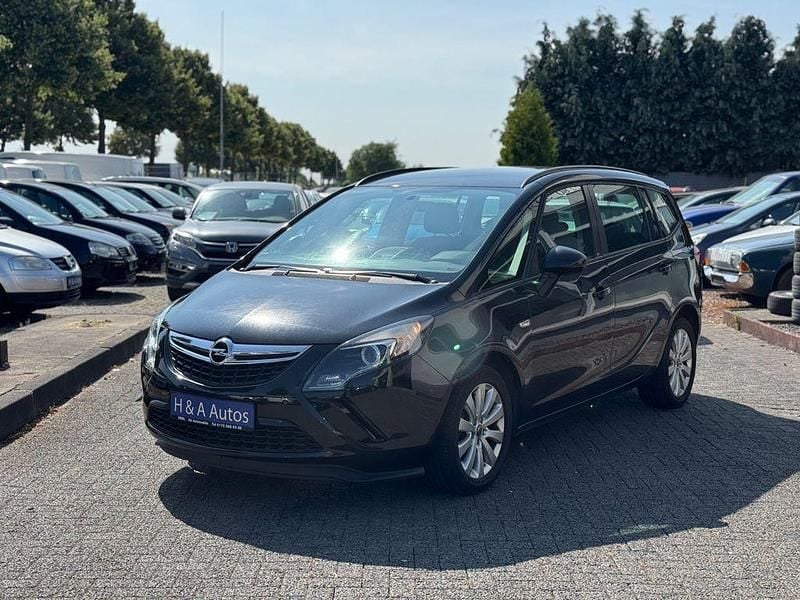 Schwarz Gebraucht 2013 Opel Zafira Tourer Edition Van / Kleinbus | 6.900 € (Guter Preis) - Bild 1/4