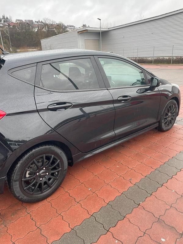 Gebraucht Ford Fiesta 101 PS (74 kW) 2019 Schwarz Kleinwagen