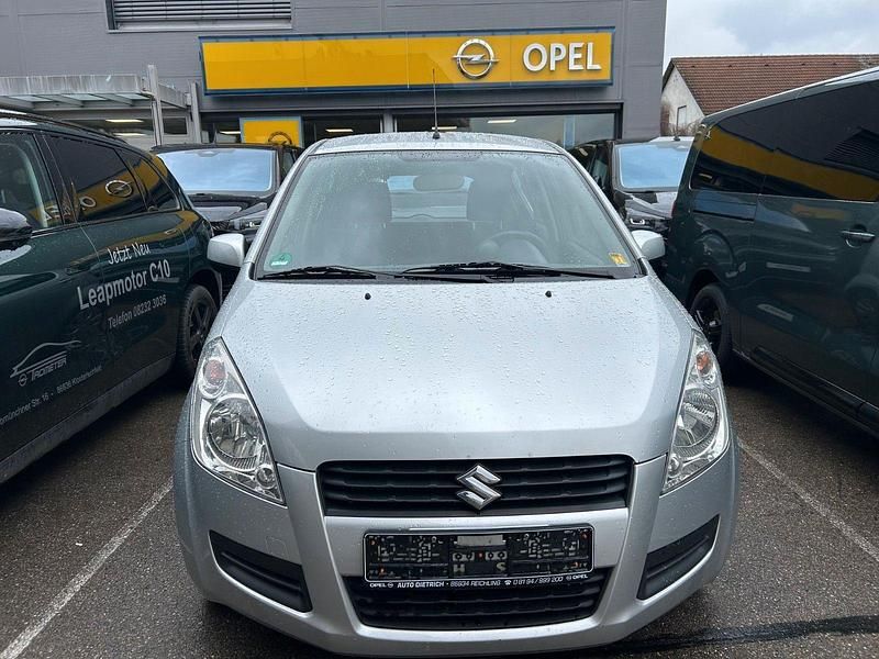 Gebraucht Suzuki Splash Comfort 75 PS (55 kW) 2010 Silber Kleinwagen