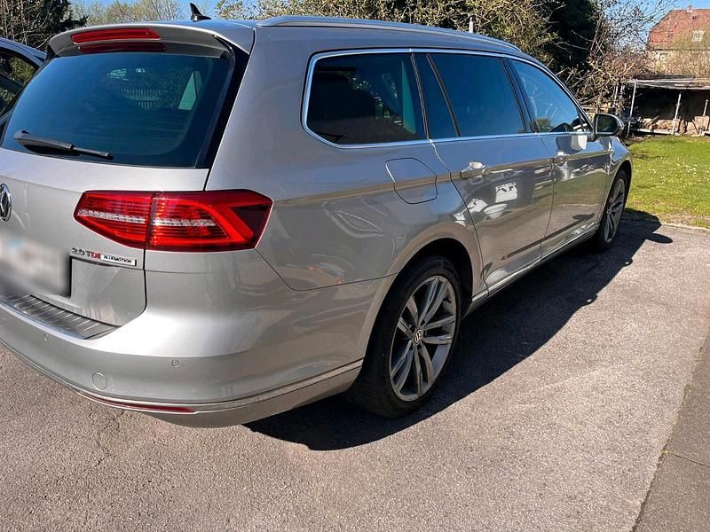 Gebraucht VW Passat Highline 190 PS (139 kW) 2015 Kombi