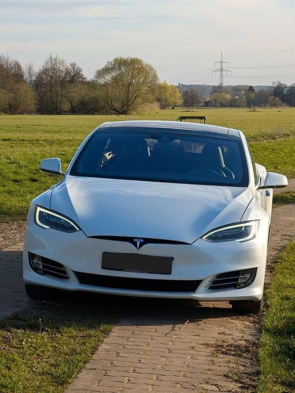 Usata Tesla Model S 244 kW (332 CV) 2016 Bianco Utilitaria