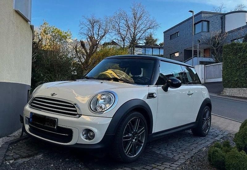 Weiß Gebraucht 2011 Mini Cooper Pepper Kleinwagen | 8.500 € (Guter Preis) - Bild 1/4
