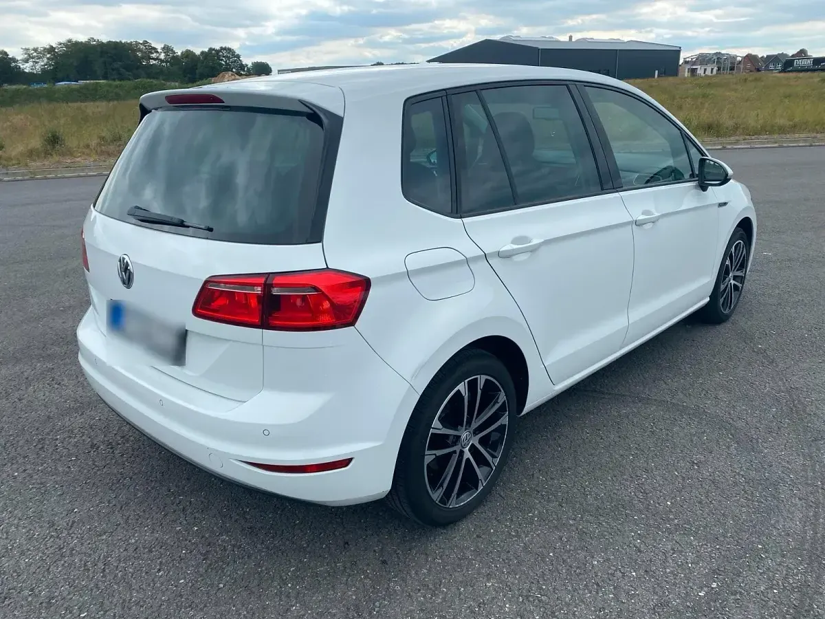 Gebraucht VW Golf VII 110 PS (80 kW) 2015 Weiß Limousine