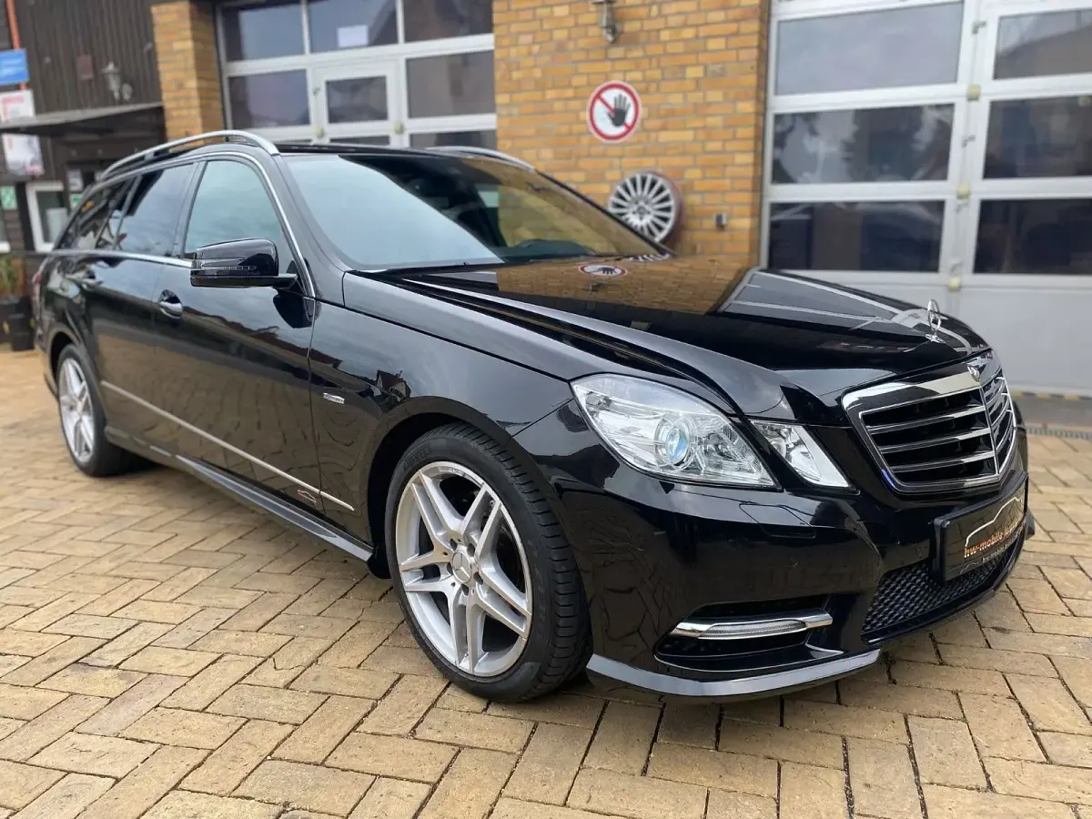 Gebraucht Mercedes E220 Avantgarde 170 PS (125 kW) 2011 Kombi