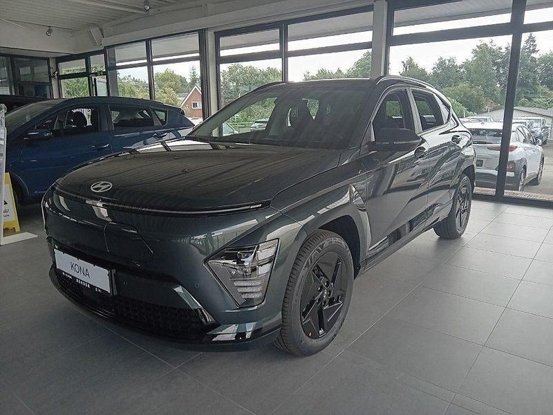 Grün Neu 2025 Hyundai Kona Trend SUV | 35.500 € (Etwas zu teuer) - Bild 1/4