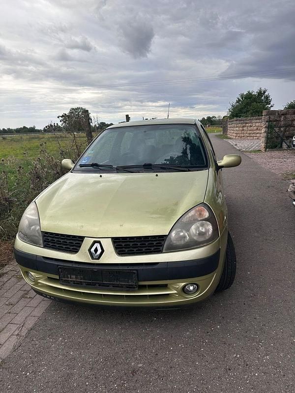 Beige Gebraucht 2003 Renault Clio II Limousine | 1.450 € (Guter Preis) - Bild 1/4