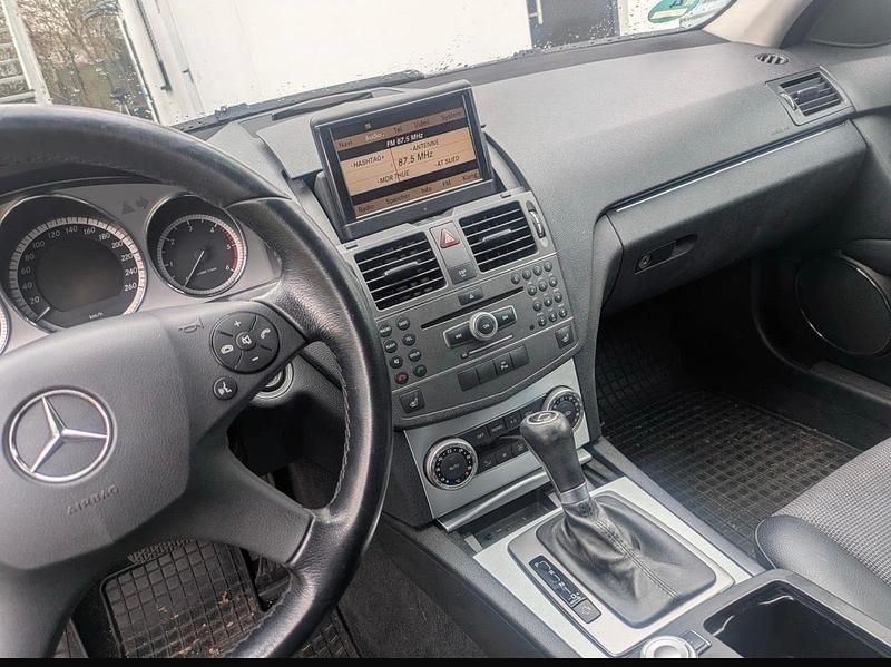 Gebraucht Mercedes C250 2010 Grün Kombi
