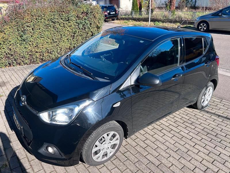 Schwarz Gebraucht 2014 Hyundai i10 Kleinwagen | 4.999 € (Fairer Preis) - Bild 1/4