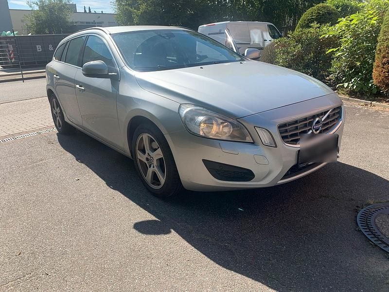 Gebraucht 2012 Volvo V60 Kombi | 4.900 € (Guter Preis) - Bild 1/4