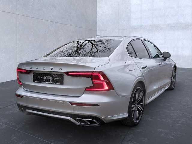 Gebraucht Volvo S60 184 PS (135 kW) 2022 Limousine