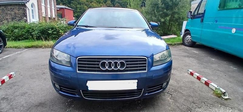 Blau Gebraucht 2004 Audi A3 Ambiente Limousine | 1.800 € (Fairer Preis) - Bild 1/4