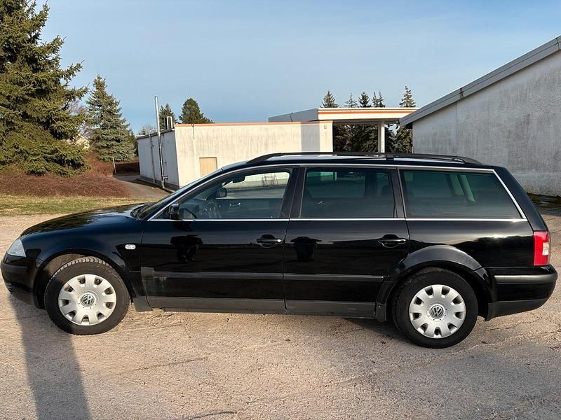 Gebraucht VW Passat 130 PS (95 kW) 2003 Schwarz Kombi