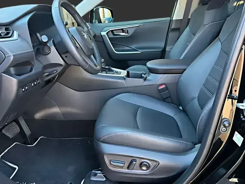 Gebraucht Toyota RAV4 Hybrid 2025 Schwarz SUV