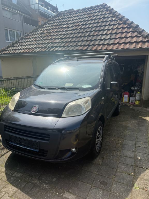Schwarz Gebraucht 2009 Fiat Qubo Active Van / Kleinbus | 3.500 € (Fairer Preis) - Bild 1/4