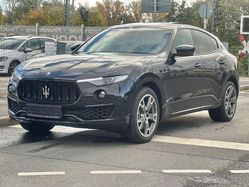 Schwarz Gebraucht 2019 Maserati Levante GranLusso SUV | 31.990 € (Fairer Preis) - Bild 1/4