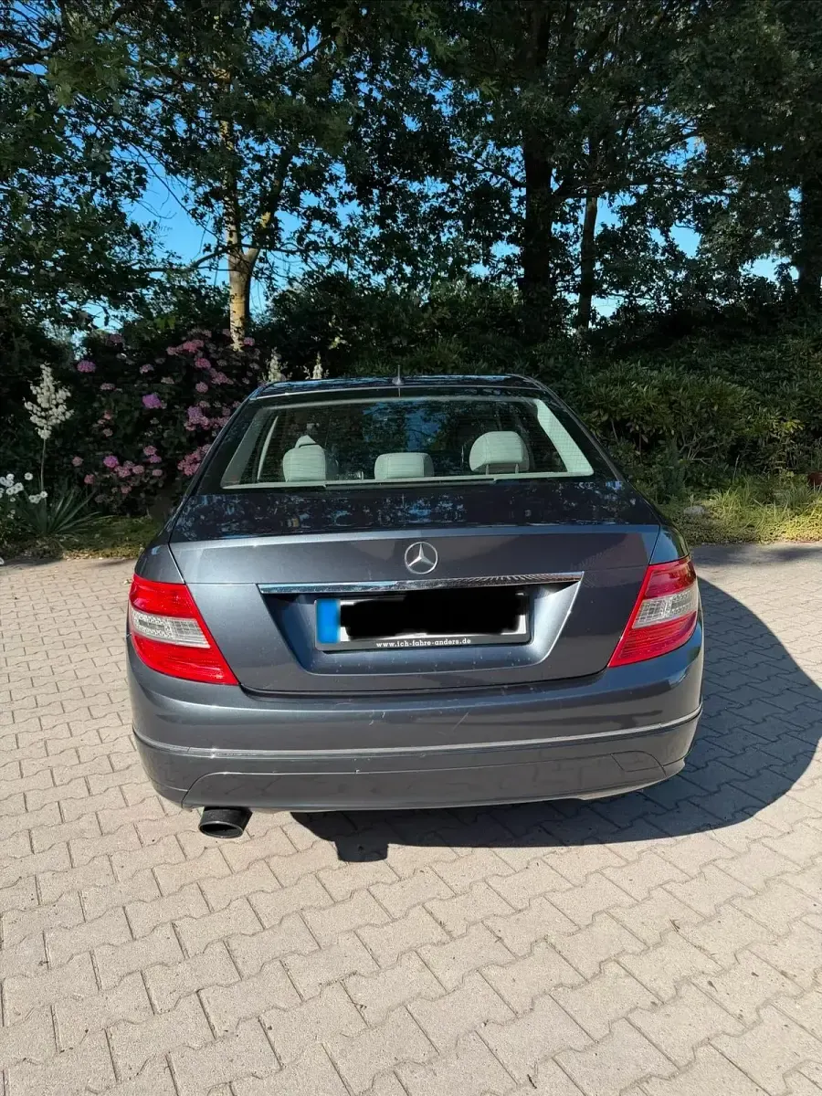 Gebraucht Mercedes C220 170 PS (125 kW) 2009 Andere farben Limousine
