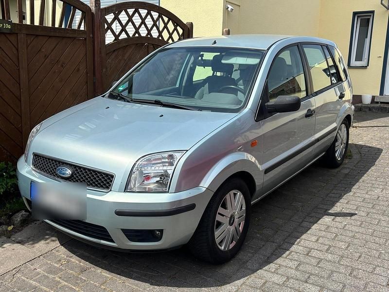 Grün Gebraucht 2003 Ford Fusion Kleinwagen | 650 € (Superpreis) - Bild 1/4