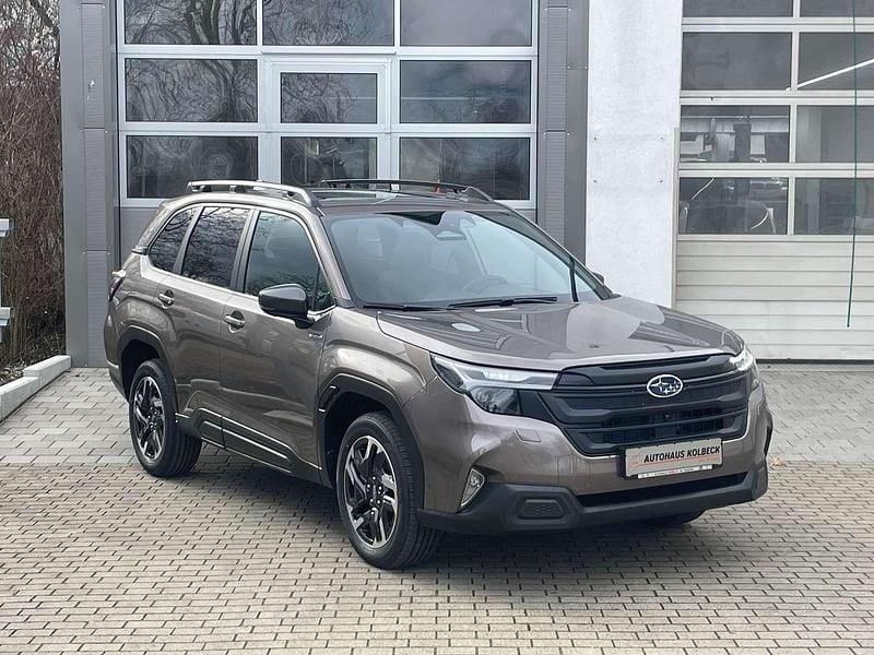 Neu Subaru Forester Exclusive+ 136 PS (100 kW) 2026 Brilliant bronze metallic SUV