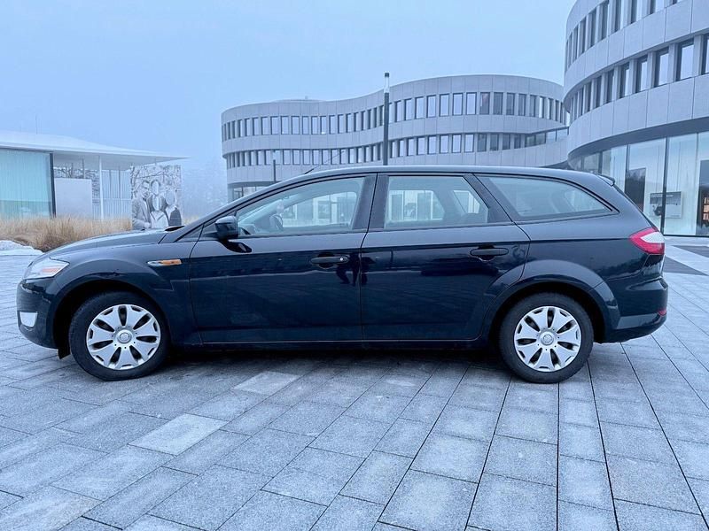 Gebraucht Ford Mondeo Ambiente 131 PS (96 kW) 2007 Blau Kombi