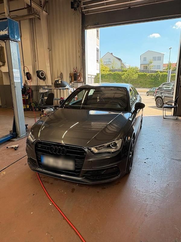 Grau Gebraucht 2015 Audi A3 S-Line Kombi | 11.500 € (Fairer Preis) - Bild 1/4