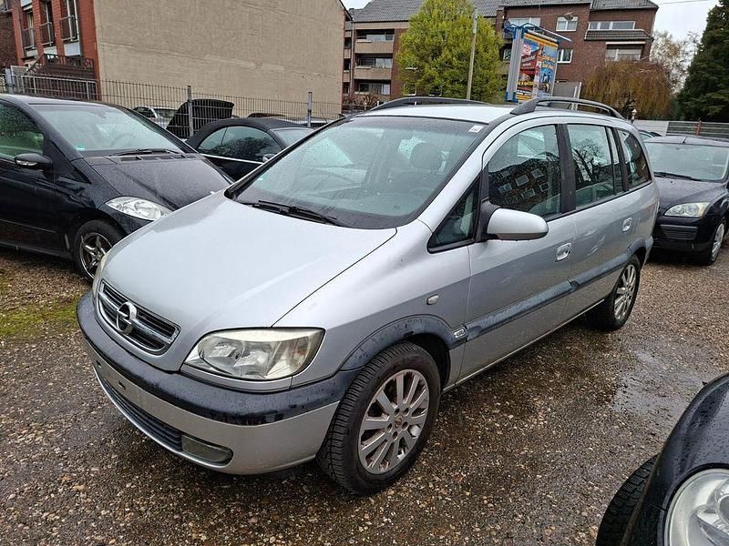 Gebraucht Opel Zafira Elegance 125 PS (91 kW) 2003 Silber Van / Kleinbus