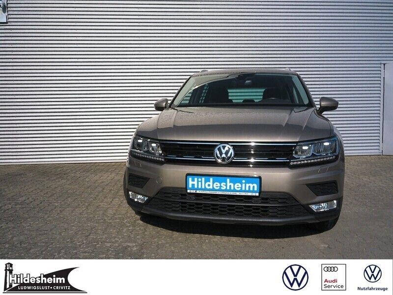 Beige Gebraucht 2017 VW Tiguan Comfortline SUV | 20.930 € (Guter Preis) - Bild 1/4