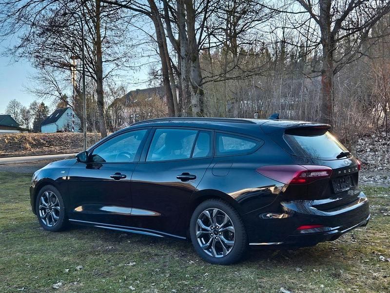 Gebraucht Ford Focus ST-Line 116 PS (85 kW) 2024 Schwarz Limousine