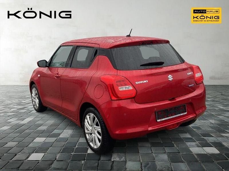 Gebraucht Suzuki Swift 83 PS (61 kW) 2023 Rot Limousine