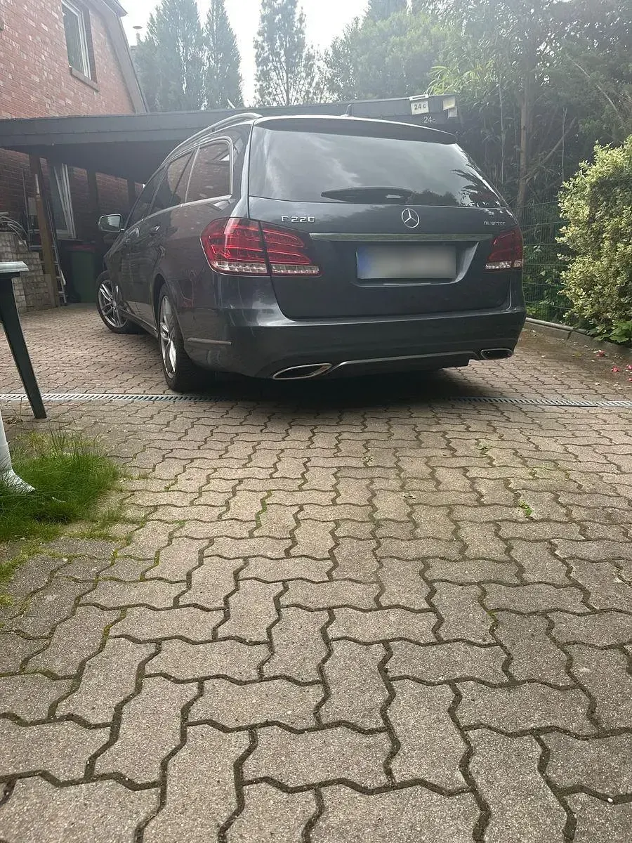 Usado Mercedes E220 Avantgarde 194 CV (142 kW) 2017 Gris Familiar