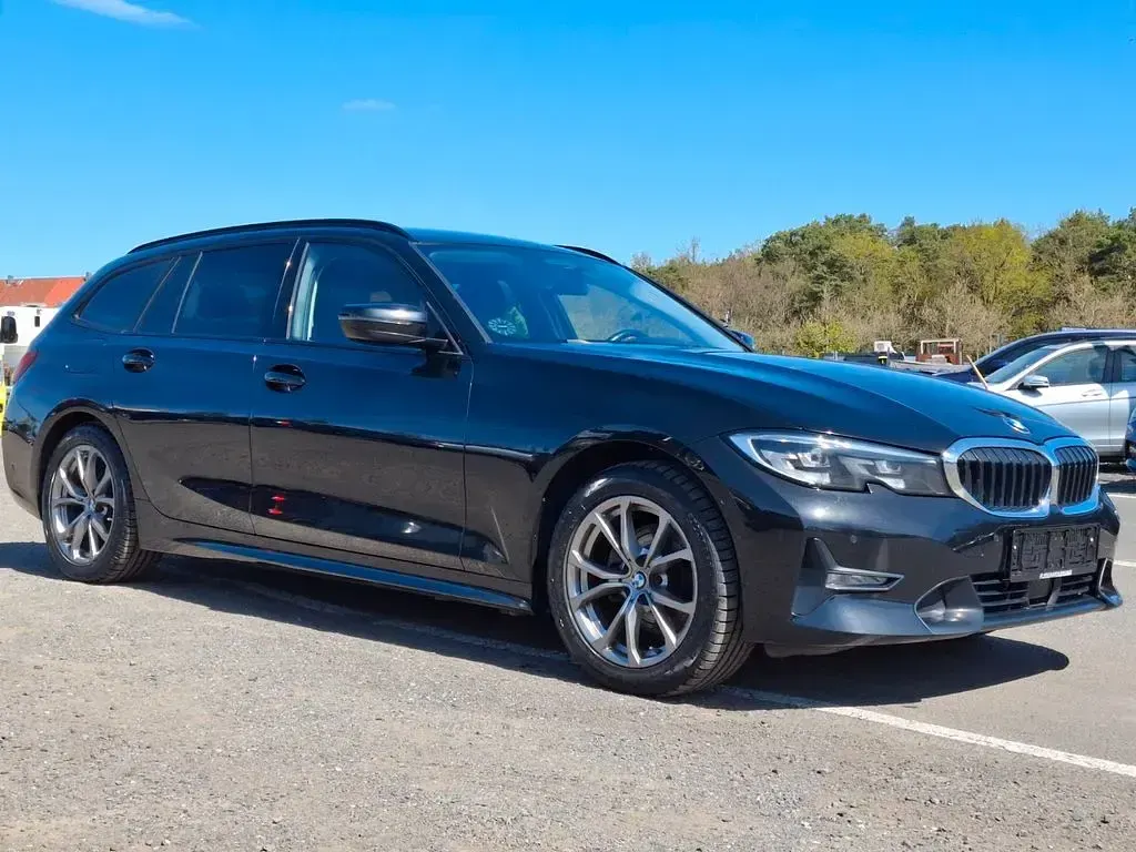 Gebraucht BMW 320 Sport Line 190 PS (139 kW) 2021 Schwarz Kombi