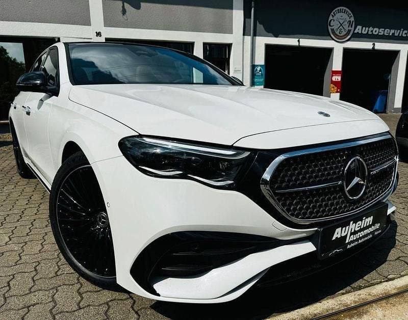 Weiß Neu 2025 Mercedes E200 AMG Line Premium Plus Limousine | 71.682 € (Superpreis) - Bild 1/2