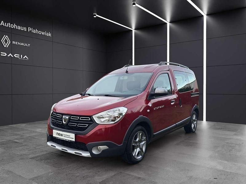 Rot Gebraucht 2019 Dacia Dokker Stepway Van / Kleinbus | 14.485 € (Fairer Preis) - Bild 1/4